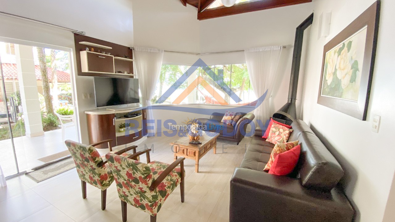 Casa para aluguel de temporada em Florianópolis (Jurere Tradicional)