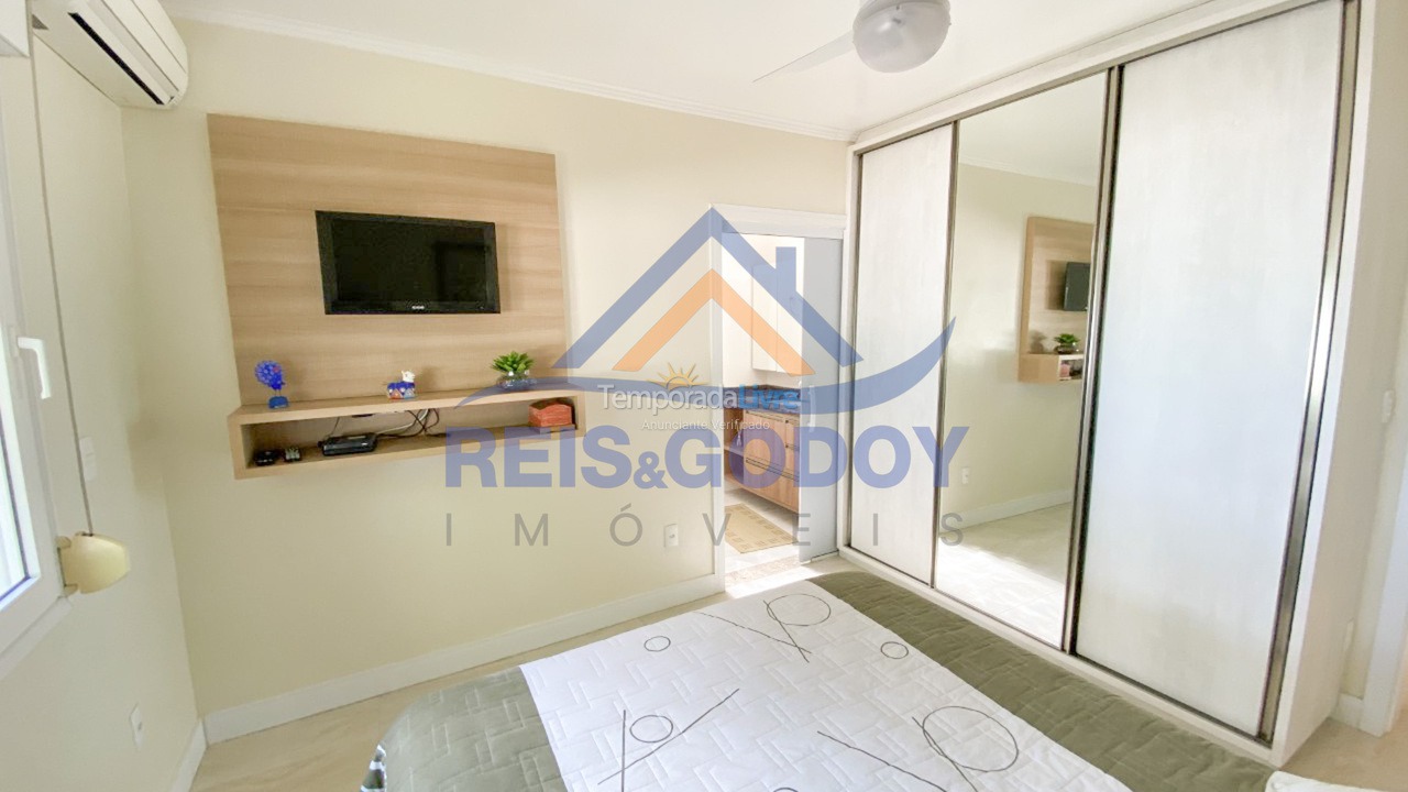 Casa para aluguel de temporada em Florianópolis (Jurere Tradicional)