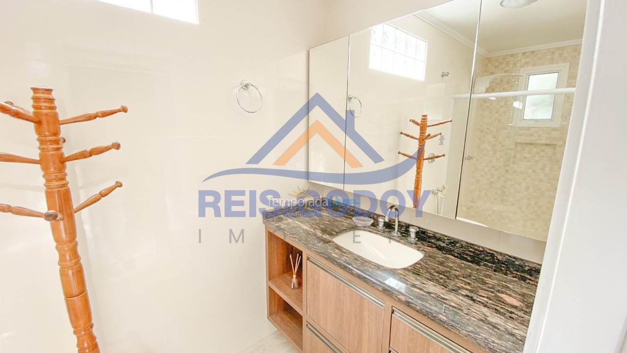 Casa para aluguel de temporada em Florianópolis (Jurere Tradicional)