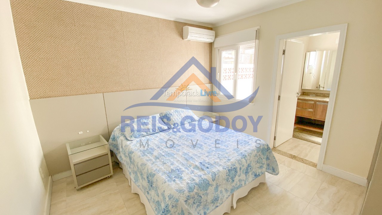 Casa para aluguel de temporada em Florianópolis (Jurere Tradicional)