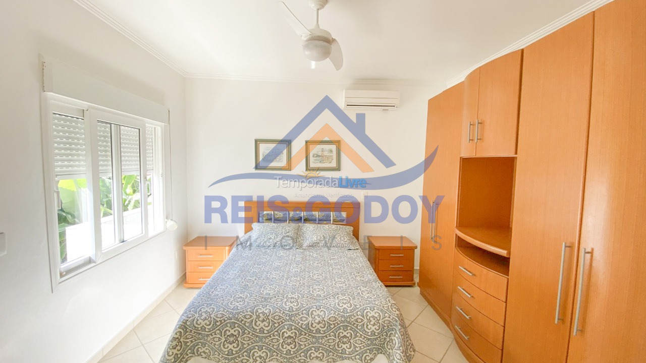 Casa para aluguel de temporada em Florianópolis (Jurere Tradicional)