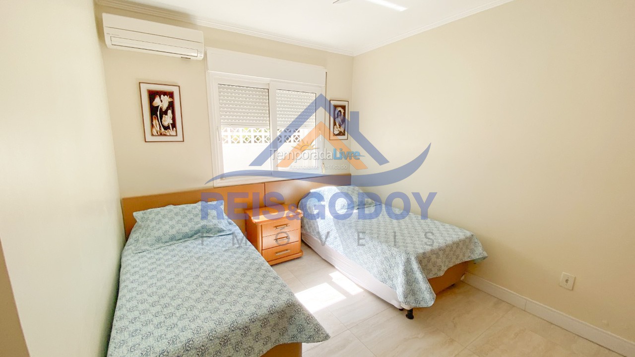 Casa para aluguel de temporada em Florianópolis (Jurere Tradicional)