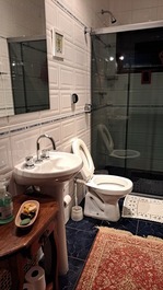 Banheiro da suite piso inferior