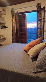 Suite piso interior com sacada