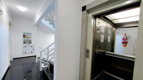 High Standard Duplex Penthouse Just 20m from Lagoinha Beach!