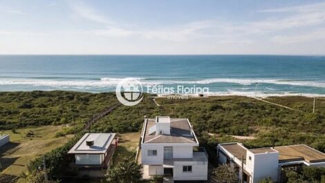 Hermosa Mansión en una comunidad cerrada en el barrio de Morro das Pedras