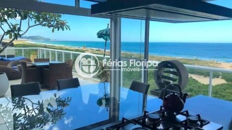Magnifica Cobertura de Frente para o Mar