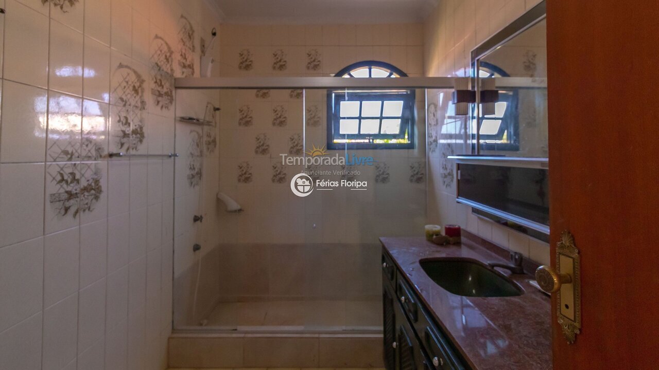 Casa para aluguel de temporada em Florianopolis (Campeche)