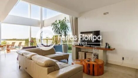 Hermosa Mansión en una comunidad cerrada en el barrio de Morro das Pedras