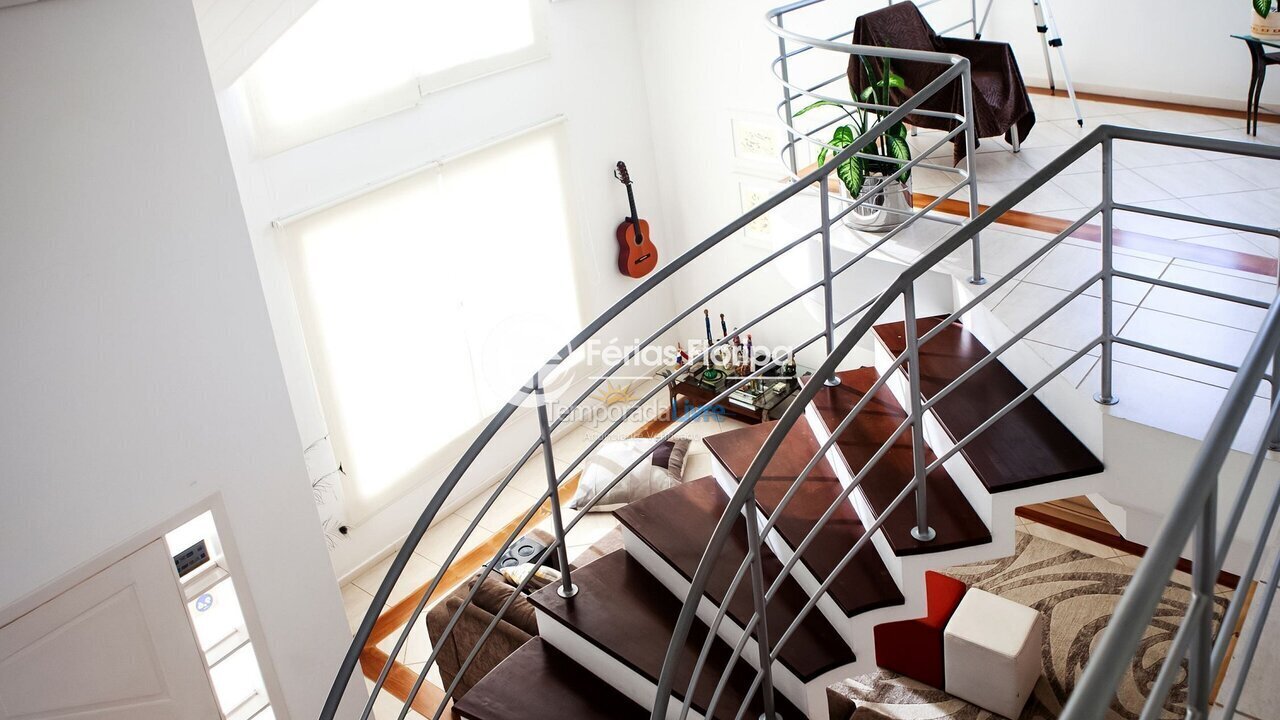 Casa para aluguel de temporada em Florianopolis (Campeche)