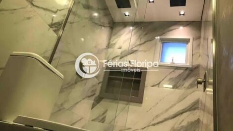 Magnifica Cobertura de Frente para o Mar