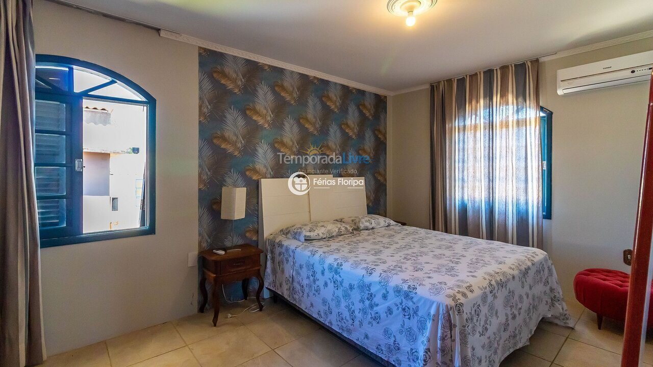 Casa para aluguel de temporada em Florianopolis (Campeche)