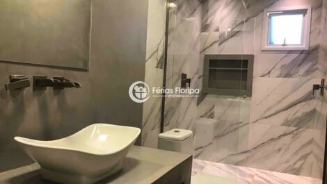 Magnifica Cobertura de Frente para o Mar