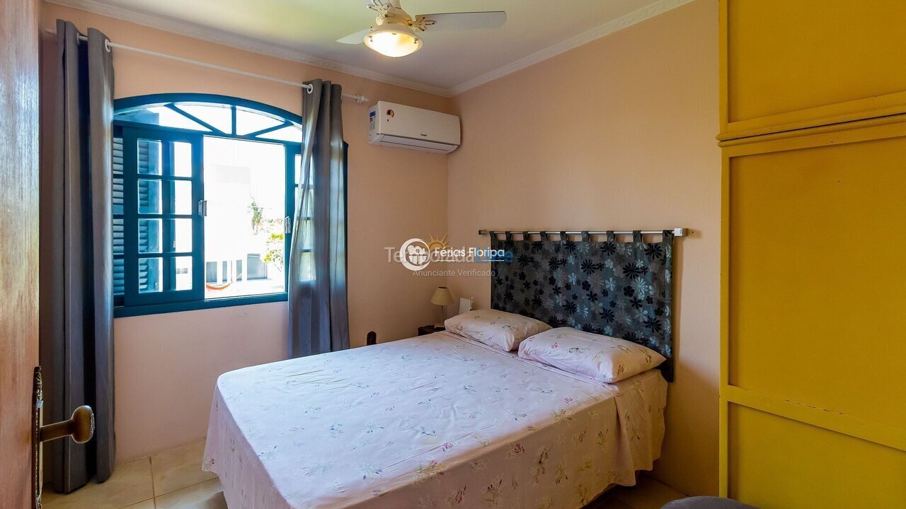 Casa para aluguel de temporada em Florianopolis (Campeche)