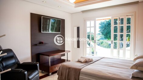 Casa Aconchegante com Quintal Amplo e Piscina em Campeche