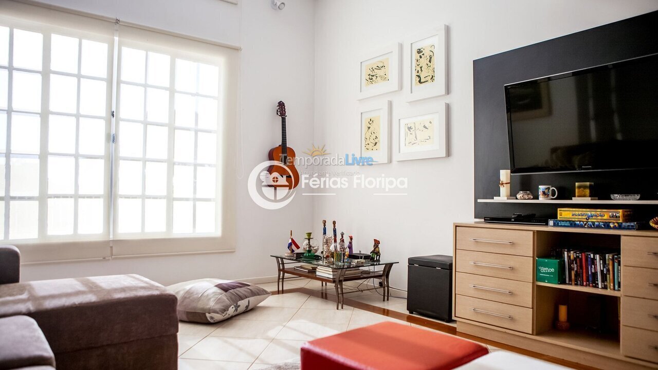 Casa para aluguel de temporada em Florianopolis (Campeche)