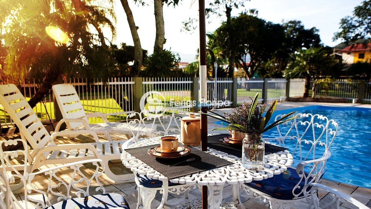Casa para aluguel de temporada em Florianopolis (Campeche)