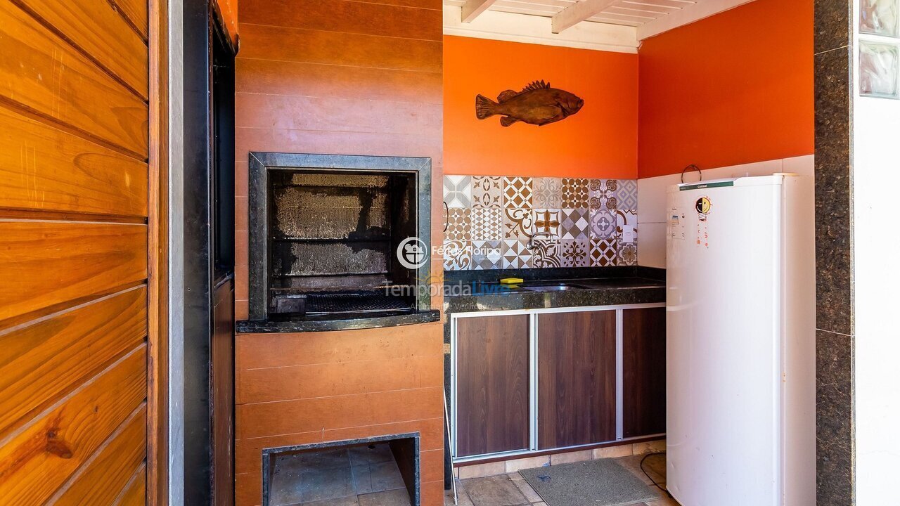 Casa para aluguel de temporada em Florianopolis (Campeche)