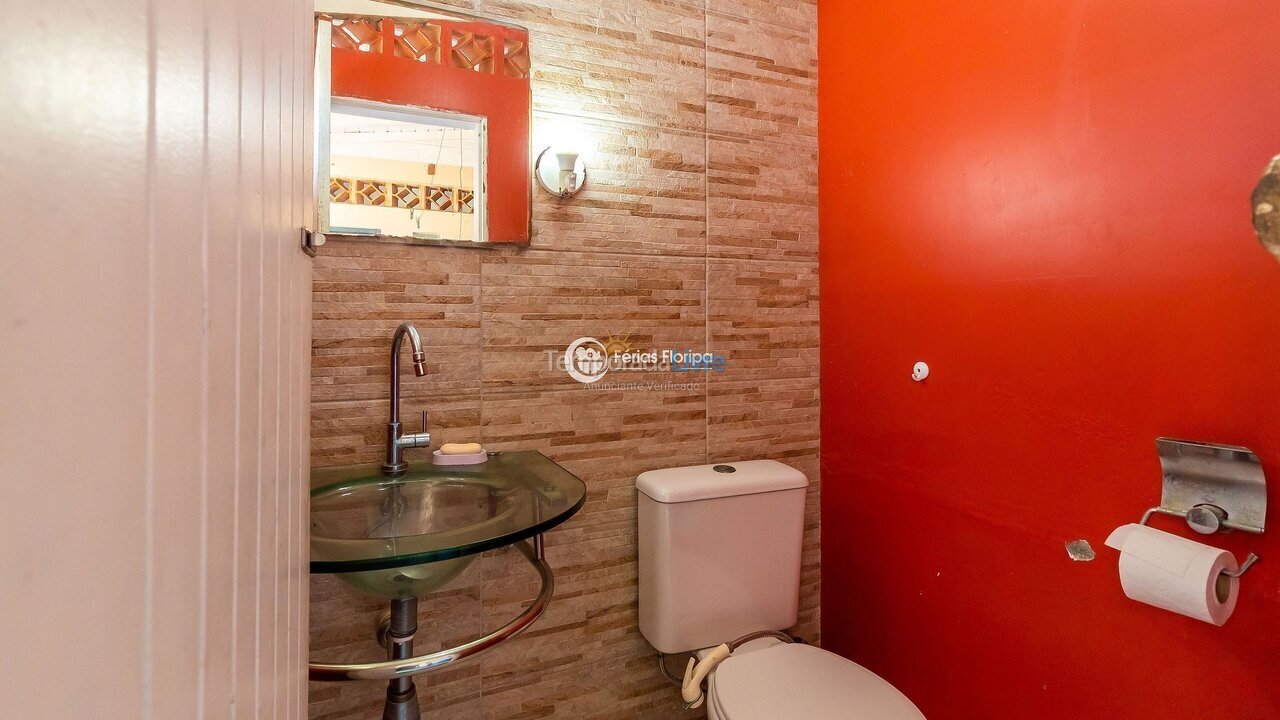 Casa para aluguel de temporada em Florianopolis (Campeche)