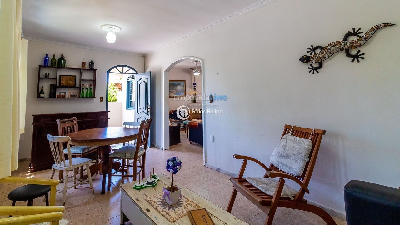 Casa para aluguel de temporada em Florianopolis (Campeche)