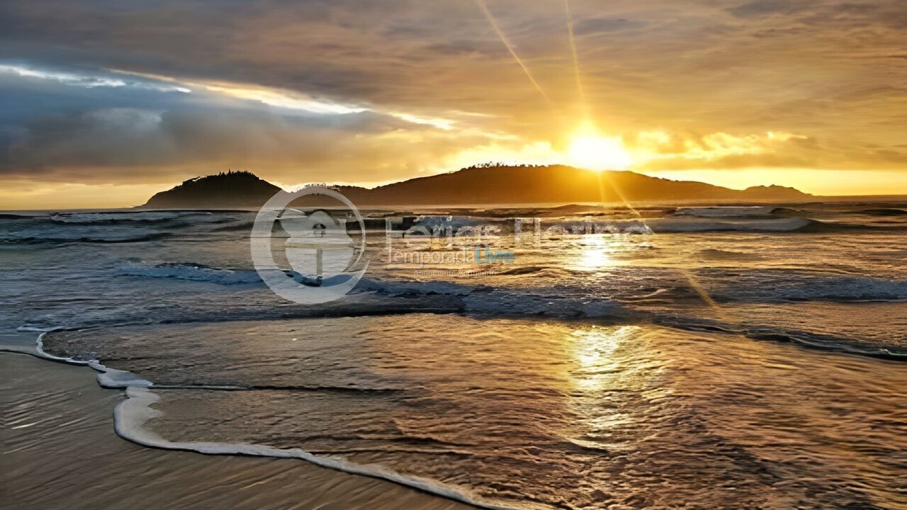 Casa para aluguel de temporada em Florianopolis (Campeche)