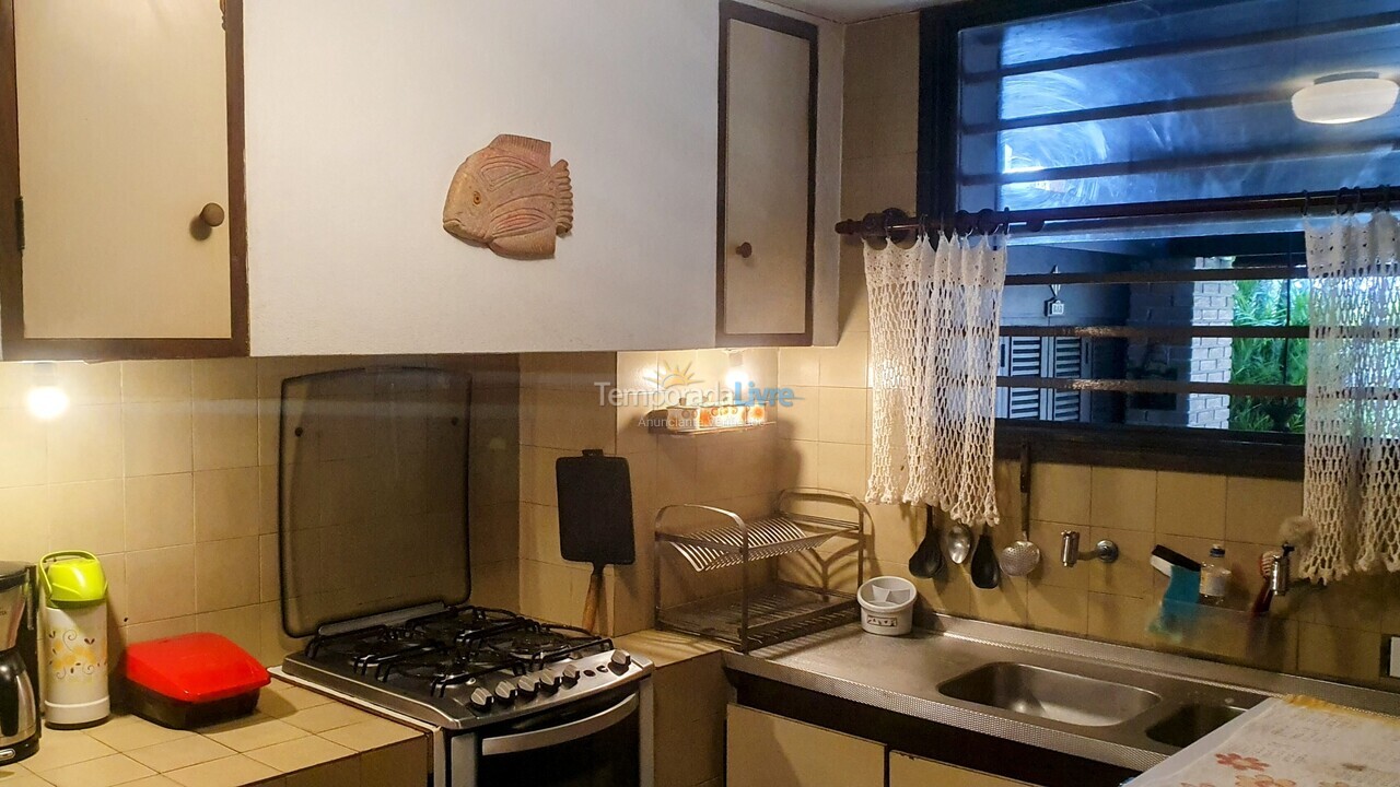 Casa para aluguel de temporada em Ubatuba (Praia das Toninhas)