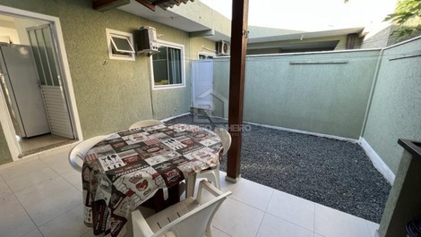 House with 2 bedrooms on Mariscal Beach