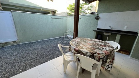 House with 2 bedrooms on Mariscal Beach