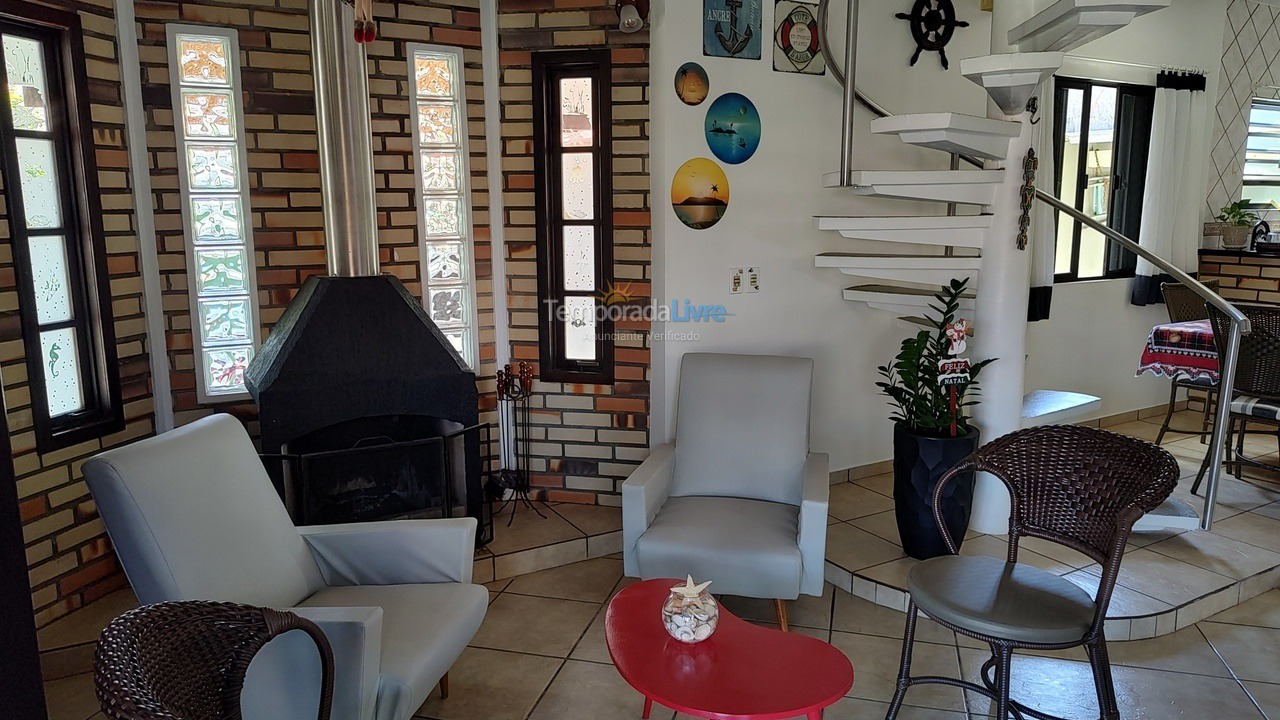 Casa para alquiler de vacaciones em São Francisco do Sul (Enseada)