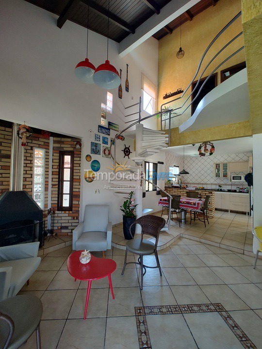 Casa para alquiler de vacaciones em São Francisco do Sul (Enseada)