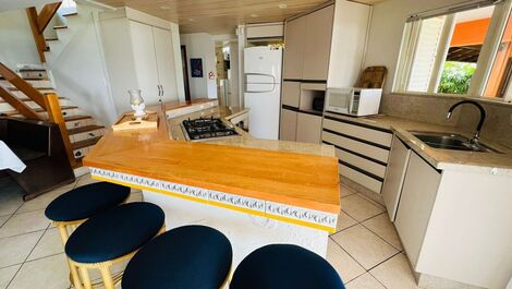 House with 4 bedrooms, all suites facing the sea in Canto Grande