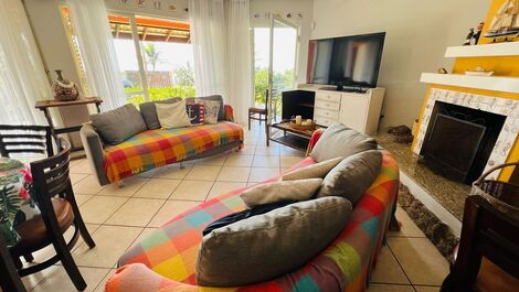 House with 4 bedrooms, all suites facing the sea in Canto Grande