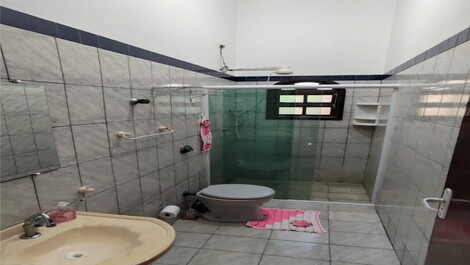 LINDA CASA 2 DORM COM AR CONDICIONADO E PISCINA