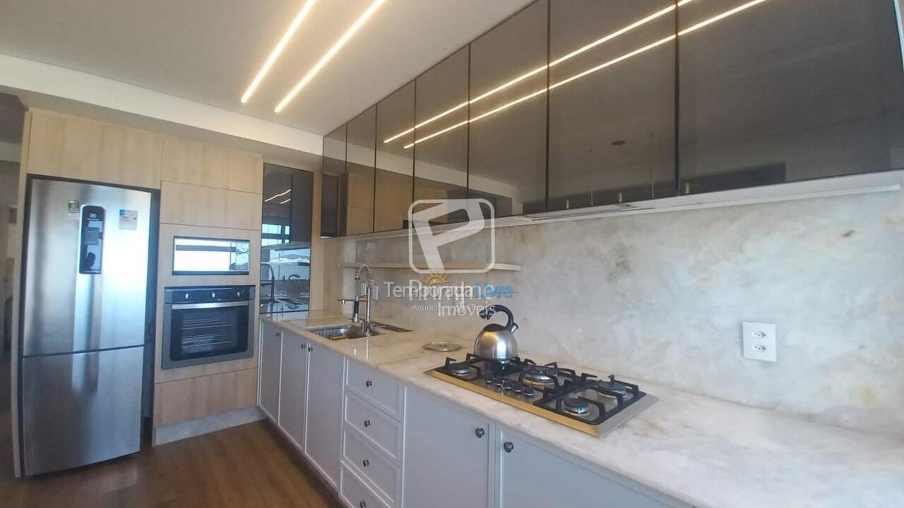 Apartamento para aluguel de temporada em Balneário Camboriú (Centro)