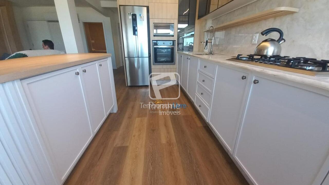 Apartamento para aluguel de temporada em Balneário Camboriú (Centro)