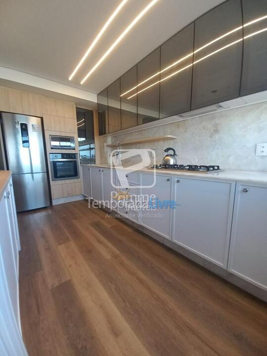 Apartamento para aluguel de temporada em Balneário Camboriú (Centro)