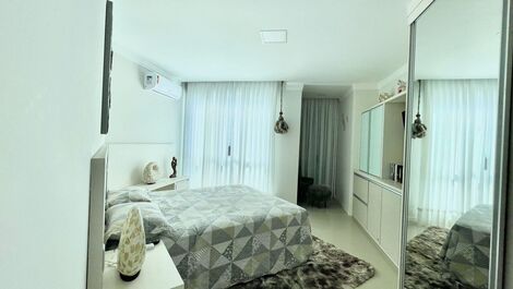 APARTAMENTO SOBRE MAR CON PISCINA