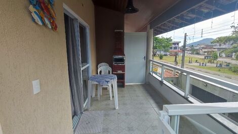 Casa a 7 minutos de carro para Praia Grande