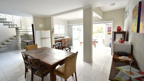 CASA ATHOS * 4 QUARTOS * PISCINA * 250 mts da praia de Canto Grande