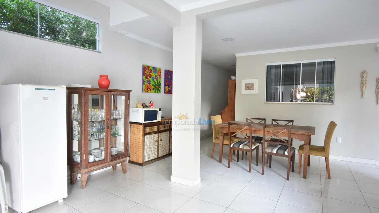 Casa para aluguel de temporada em Bombinhas (Canto Grande)