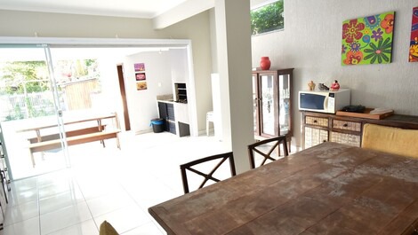 CASA ATHOS * 4 QUARTOS * PISCINA * 250 mts da praia de Canto Grande