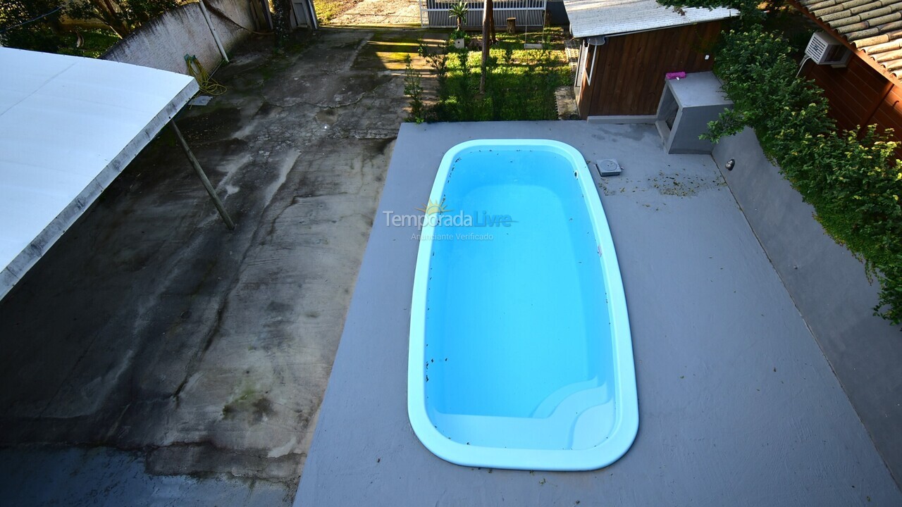 Casa para aluguel de temporada em Bombinhas (Canto Grande)