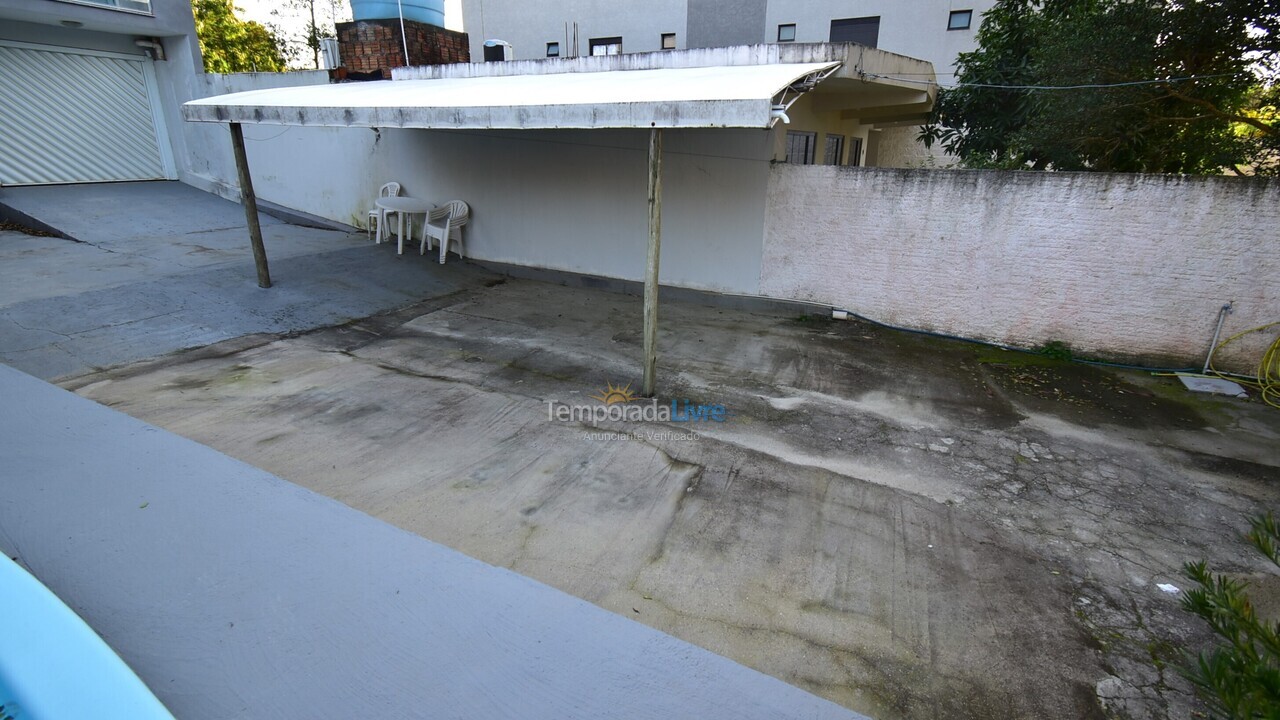 Casa para aluguel de temporada em Bombinhas (Canto Grande)