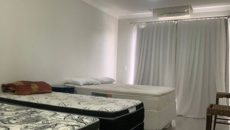 CASA ATHOS * 4 QUARTOS * PISCINA * 250 mts da praia de Canto Grande