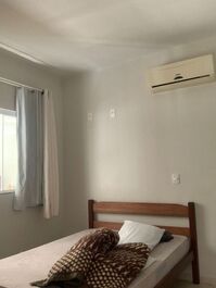 CASA ATHOS * 4 QUARTOS * PISCINA * 250 mts da praia de Canto Grande