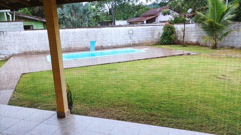 Area externa e piscina