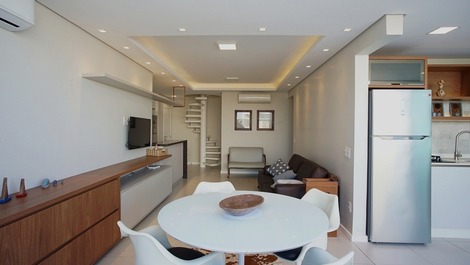 Linda Cobertura con piscina privada, cancha de tenis, cerca del mar!