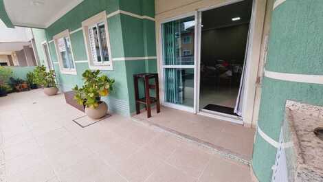 Hermoso apartamento en planta baja de 2 dormitorios en el centro de Bombinhas