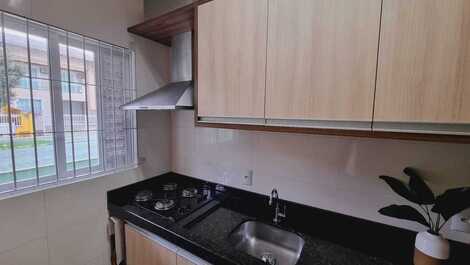 Hermoso apartamento en planta baja de 2 dormitorios en el centro de Bombinhas