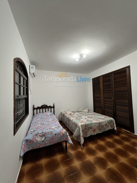 Casa para aluguel de temporada em Guarujá (Praia do Pernambuco)